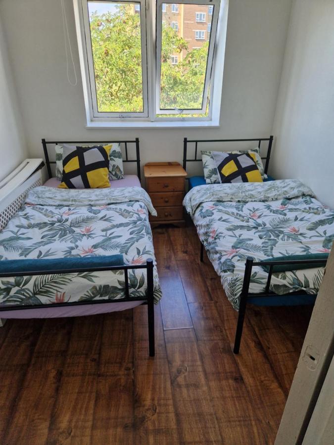 Апартаменты Twin Bed For Guests Лондон Экстерьер фото